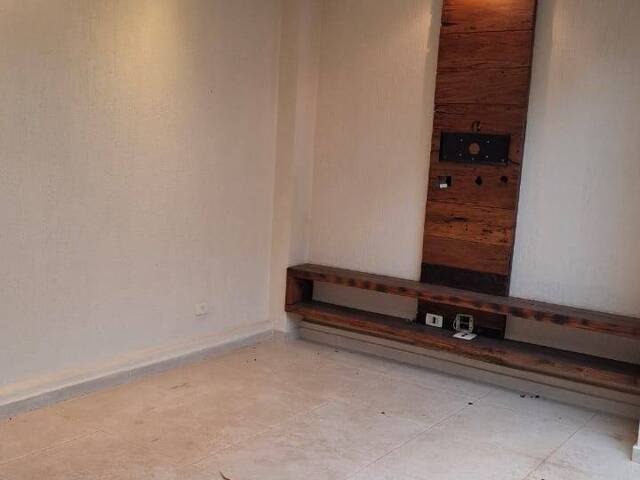 #64 - Casa para Venda em Santana de Parnaíba - SP - 2